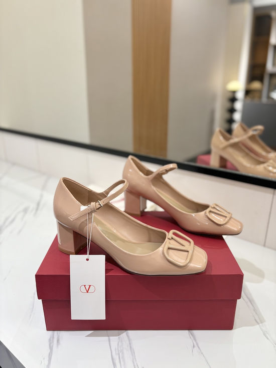 Valentino Vintage Elegant Mary Jane Leather Dress Shoes