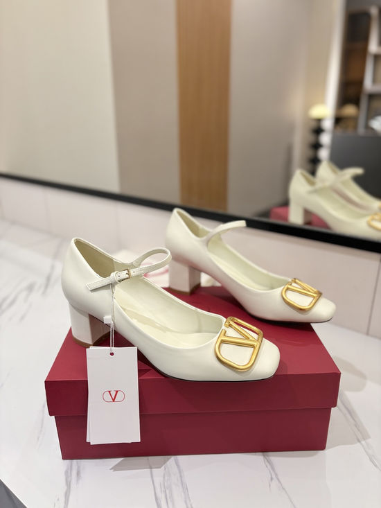 Valentino Vintage Elegant Mary Jane Leather Dress Shoes