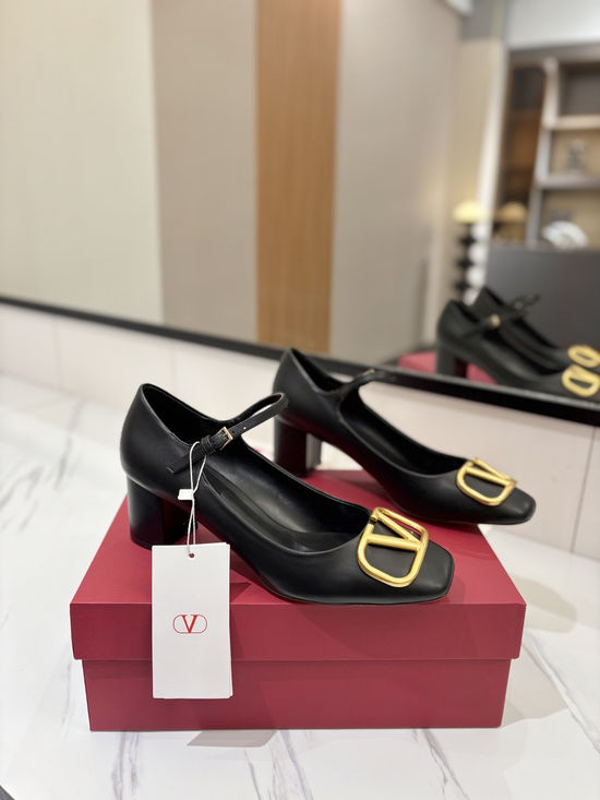 Valentino Vintage Elegant Mary Jane Leather Dress Shoes