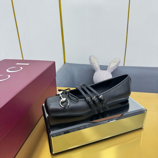 Gucci Vintage Leather Buckle Mary Jane Casual Flats