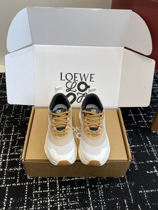 Loewe Lightweight Breathable Comfortable Casual Athletic Shoes