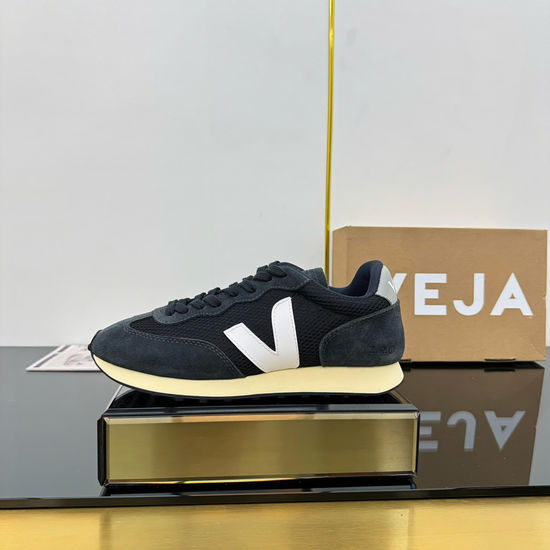 Veja Eco Friendly Casual Sneakers With Natural Rubber Sole
