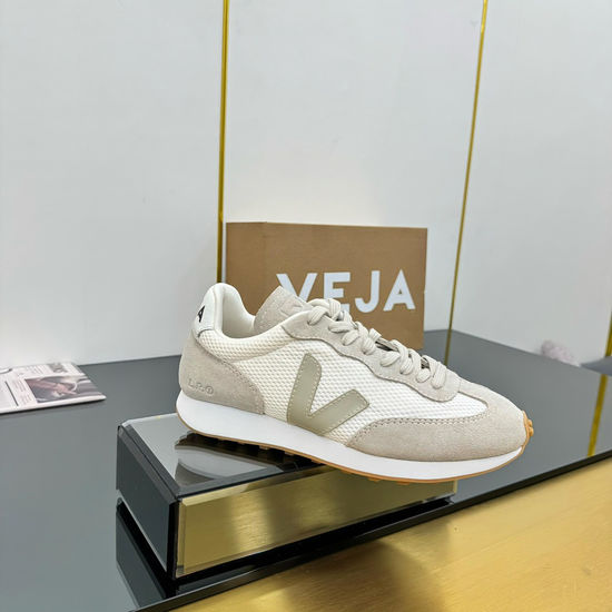 Veja Eco Friendly Casual Sneakers With Natural Rubber Sole