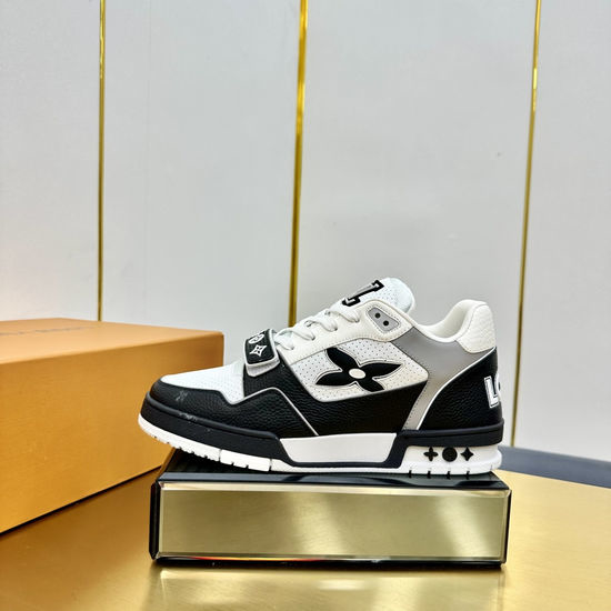 Louis Vuitton LV Premium Grained Leather Sneakers Retro Casual Design