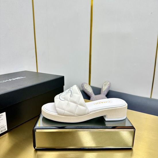 Chanel Classic Logo Design Sheepskin Upper Comfortable Sandals