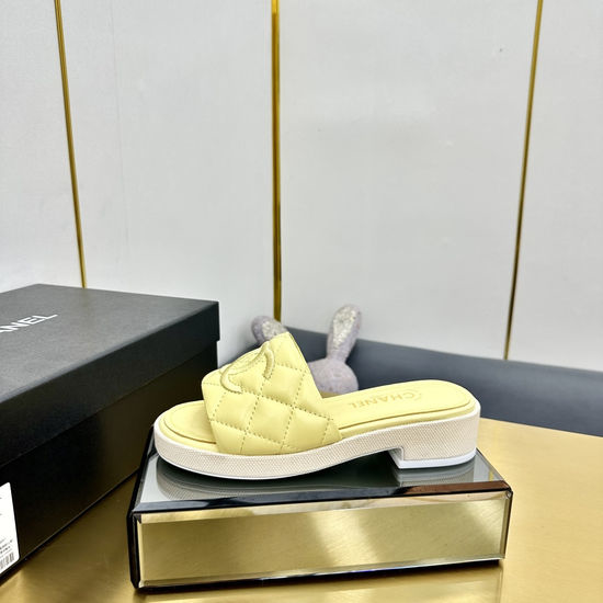 Chanel Classic Logo Design Sheepskin Upper Comfortable Sandals