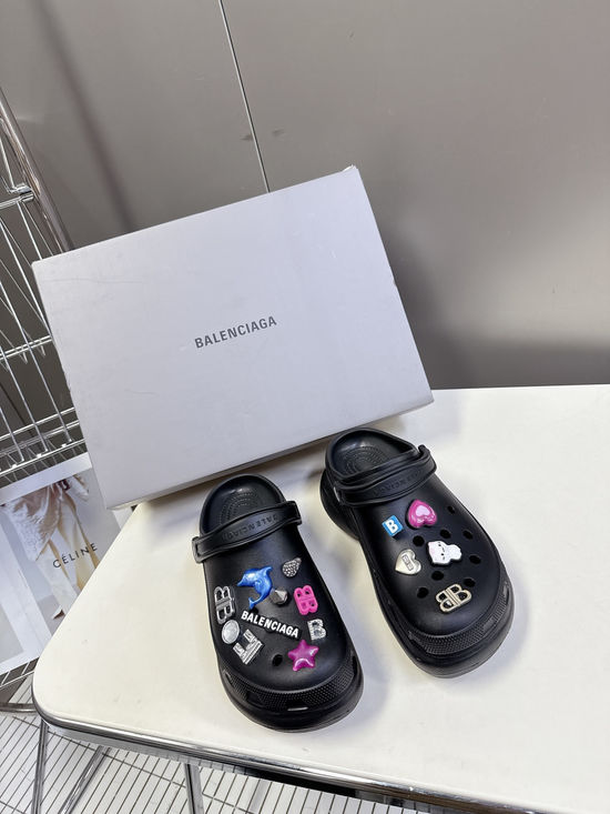 Balenciaga Lightweight Height-increasing Breathable Clogs with Decorative Buckles