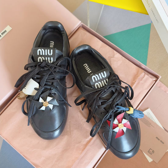 Miu Miu Classic Casual Versatile Sneakers Comfortable for Daily Wear
