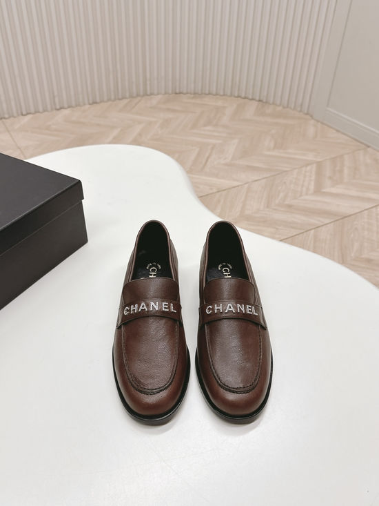 Chanel Elegant Leather Loafers Mules with Decorative Buckle