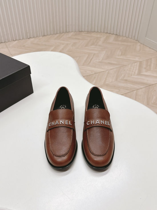 Chanel Elegant Leather Loafers Mules with Decorative Buckle