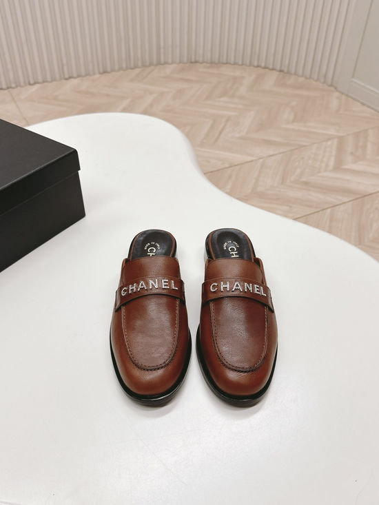 Chanel Elegant Leather Loafers Mules with Decorative Buckle