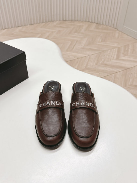 Chanel Elegant Leather Loafers Mules with Decorative Buckle