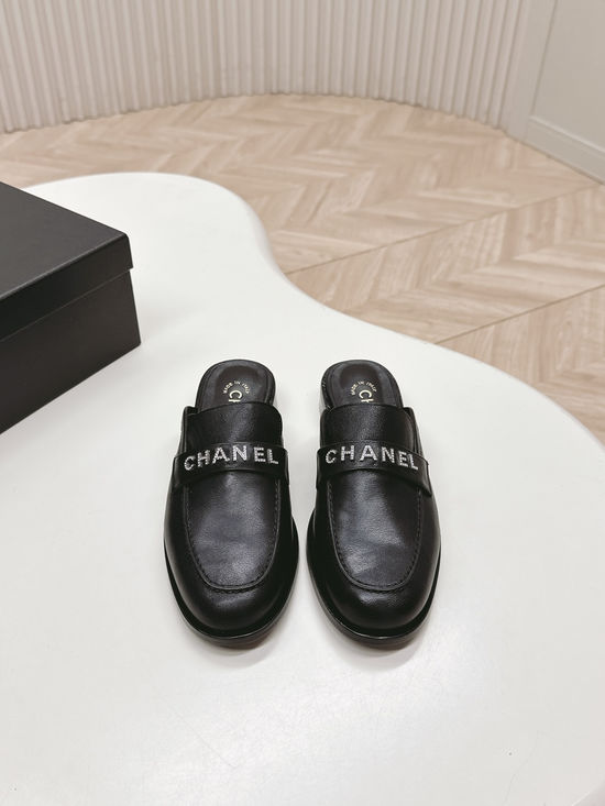 Chanel Elegant Leather Loafers Mules with Decorative Buckle