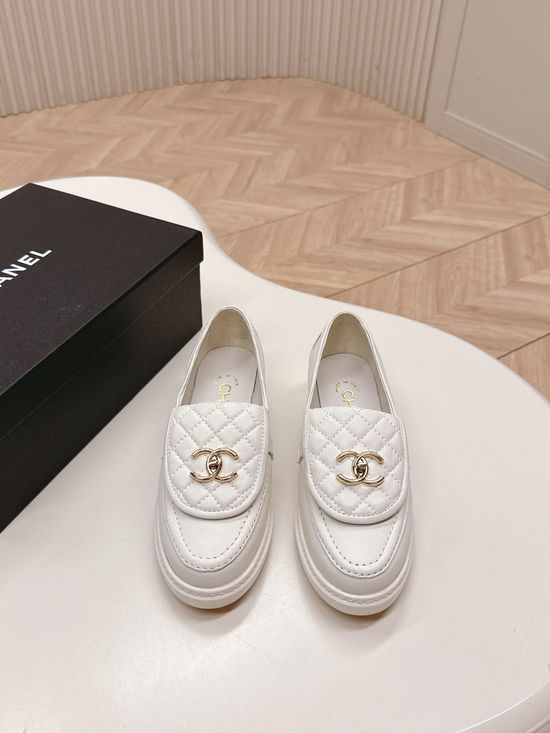 Chanel Elegant Buckle Decor Leather Loafer Mules Comfortable
