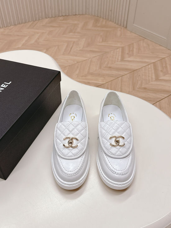 Chanel Elegant Buckle Decor Leather Loafer Mules Comfortable