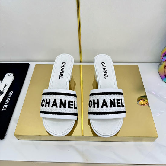 Chanel Quilted Leather Slides Soft Comfortable Casual Footwear