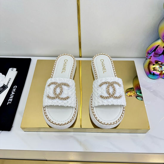 Chanel Premium Quilted Leather Comfortable Casual Slides