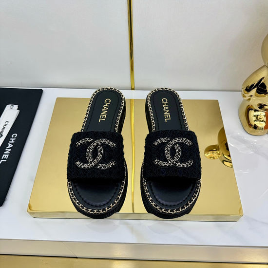 Chanel Premium Quilted Leather Comfortable Casual Slides