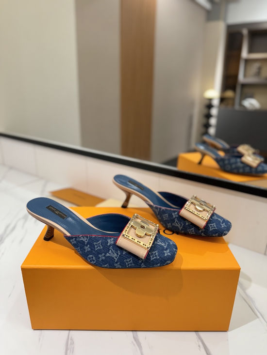 Louis Vuitton Classic Sandals Elegant Design Premium Materials Comfortable Fit