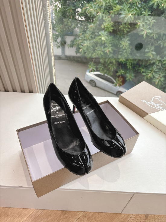 Christian Louboutine Classic Patent Leather Tabi Heel Ballet Flats with Red Sole