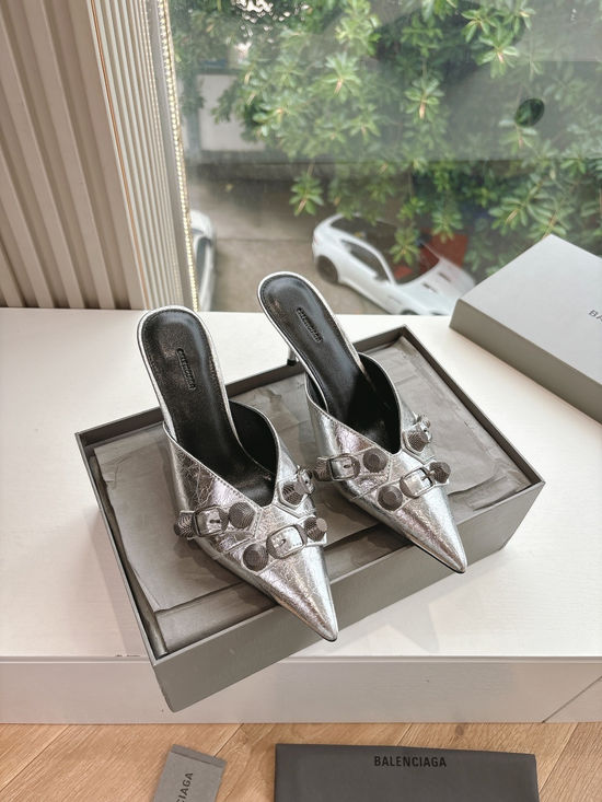 Balenciaga Studded Leather Ballet Flats with Comfortable Design