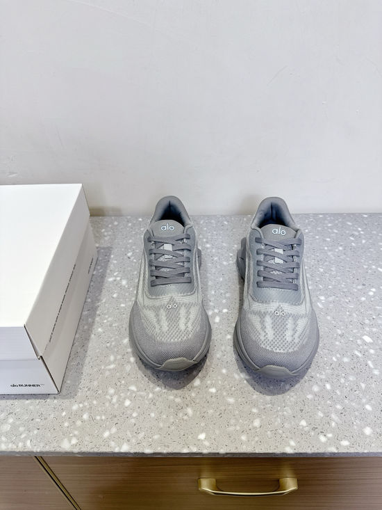 Alo Breathable Mesh Casual Running Shoes with Supportive Cushioning