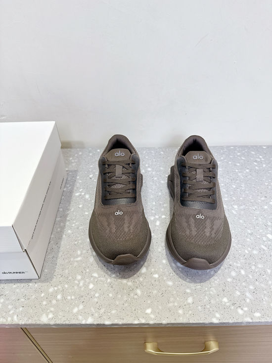 Alo Breathable Mesh Casual Running Shoes with Supportive Cushioning