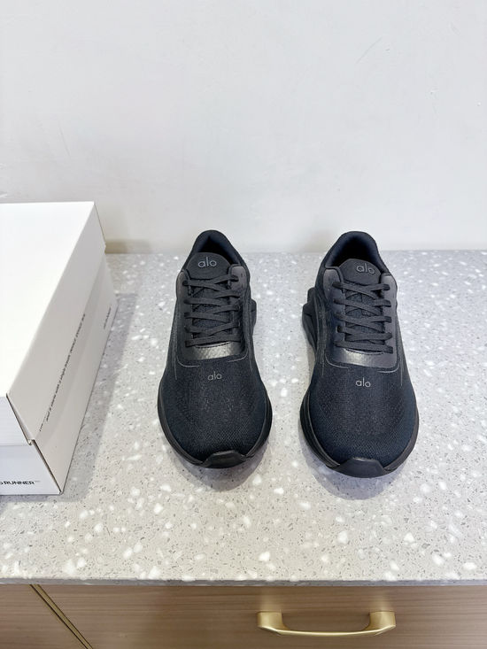 Alo Breathable Mesh Casual Running Shoes with Supportive Cushioning