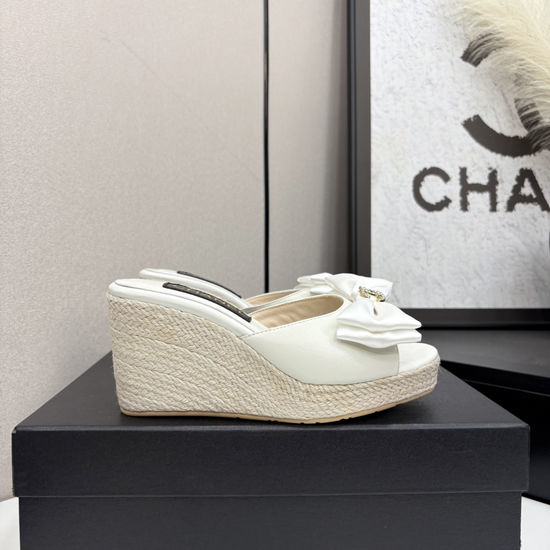 Chanel Premium Sheepskin Upper Slide Sandals Soft Lining Durable Sole
