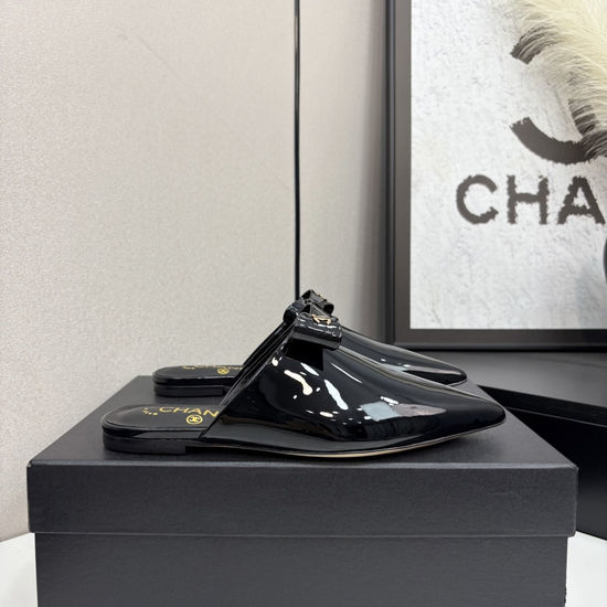 Chanel Cowhide Upper Slide Sandals Soft Lining Premium Leather Sole