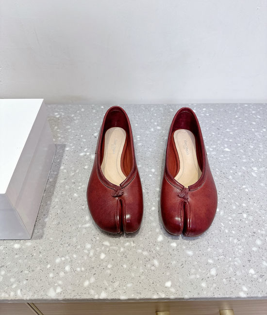 Maison Margiela Split Toe Soft Leather Flats with Double Layer Sole