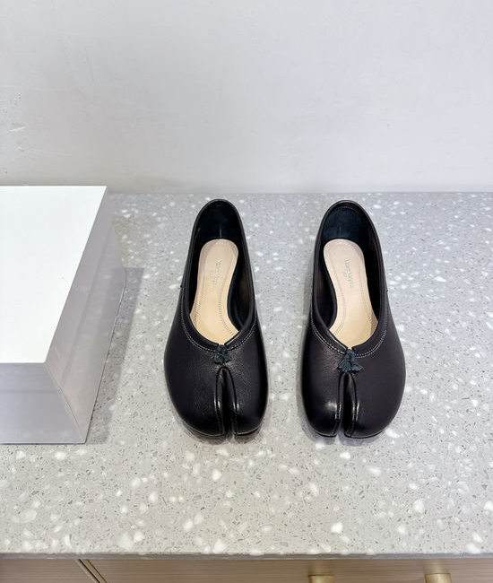 Maison Margiela Split Toe Soft Leather Flats with Double Layer Sole