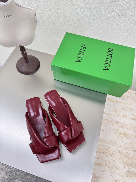 Bottega Veneta Burgundy Handmade Sheepskin Flat Mules Comfortable Slides