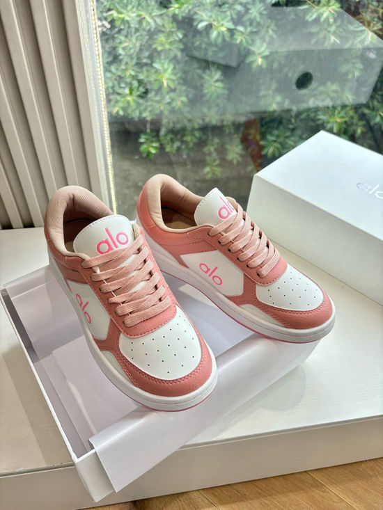 Alo Elevate Style with Thick-Soled Comfort Sneakers