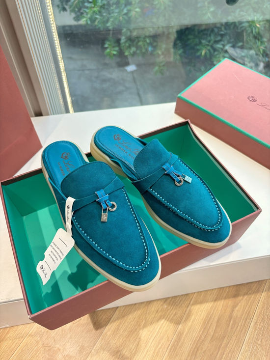 Loro Piana Classic Smooth Leather Loafers Elegant Comfortable Footwear