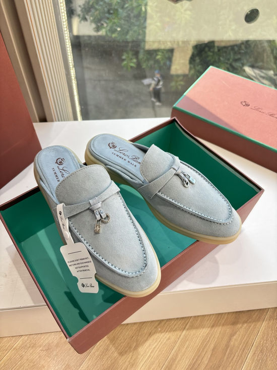 Loro Piana Classic Smooth Leather Loafers Elegant Comfortable Footwear