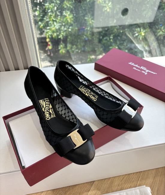 Ferragamo Bow Decor Soft Sheepskin Casual Flat Shoes