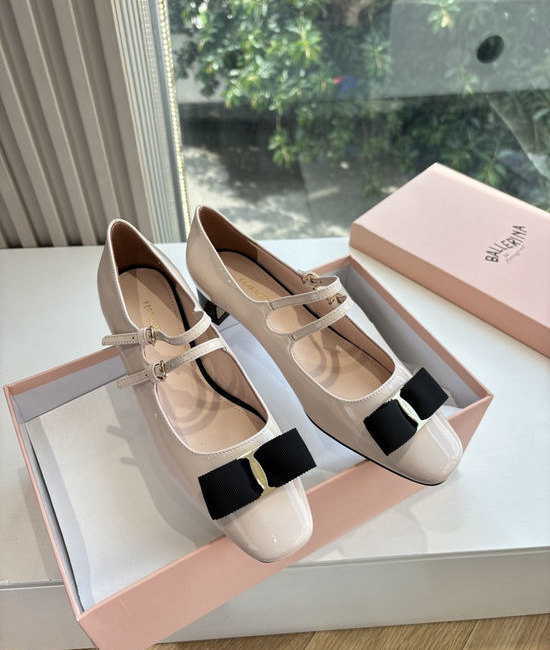 Ferragamo Patent Leather Bow Flat Loafers Soft Lined Daily Wear Shoes