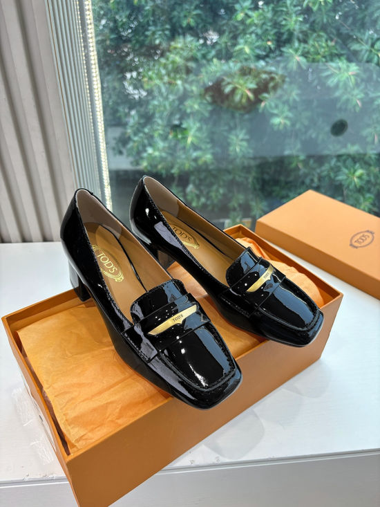 Tods Classic Buckle Decor Leather Loafer Boots