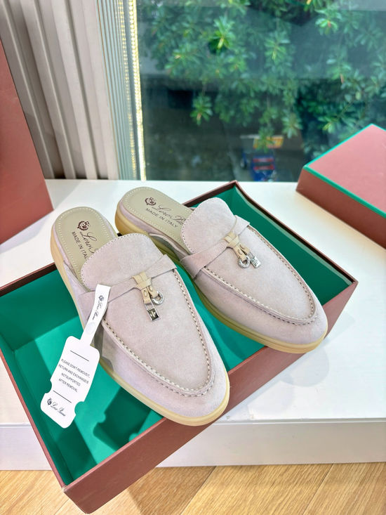 Loro Piana Classic Smooth Leather Loafers Elegant Comfortable Footwear