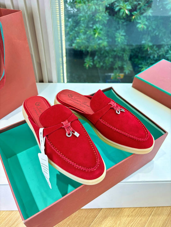 Loro Piana Classic Smooth Leather Loafers Elegant Comfortable Footwear