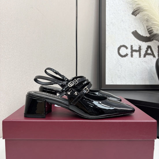 Gucci Elegant Chunky Heel Buckle Leather Sole Sandals
