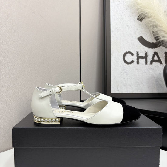 Roger Viver RV Diamond Buckle Sheepskin Leather Sole Sandals