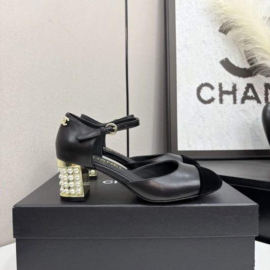 Roger Viver RV Diamond Buckle Sheepskin Leather Sole Sandals