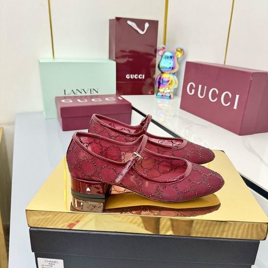 Gucci Lace Crystal Decorated Low Heel Patent Leather Dress Shoes