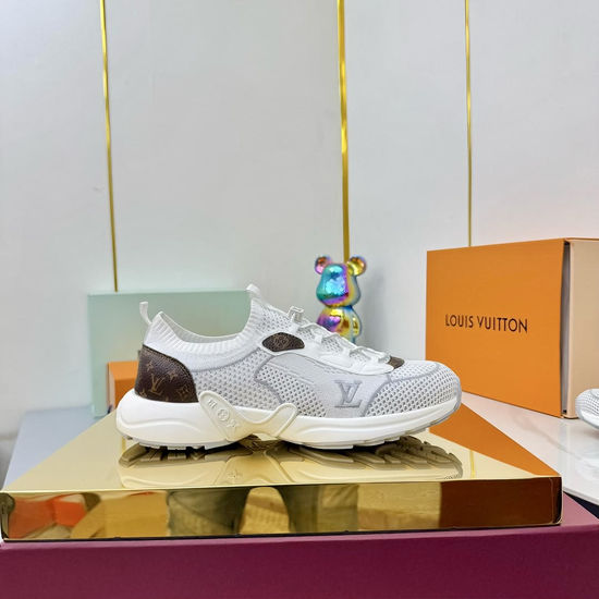 Louis Vuitton Breathable Mesh Casual Sneakers for Daily Wear