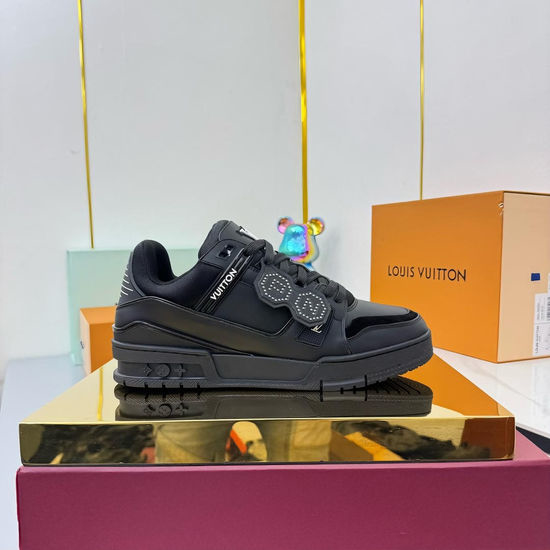 Louis Vuitton LV Premium Grained Leather Fashion Casual Classic Low-top Sneakers