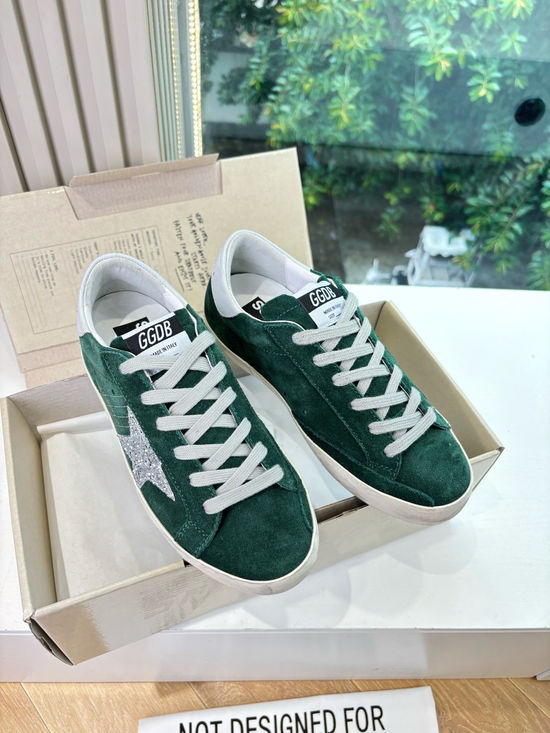 Golden Goose Vintage Distressed Star Pattern Leather Casual Sneakers