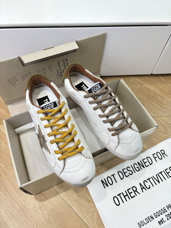 Golden Goose Vintage Distressed Star Pattern Leather Casual Sneakers