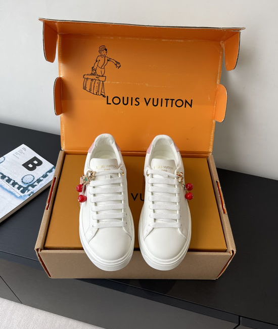Louis Vuitton LV Casual Leather Skate Shoes with Embossed Pattern Design